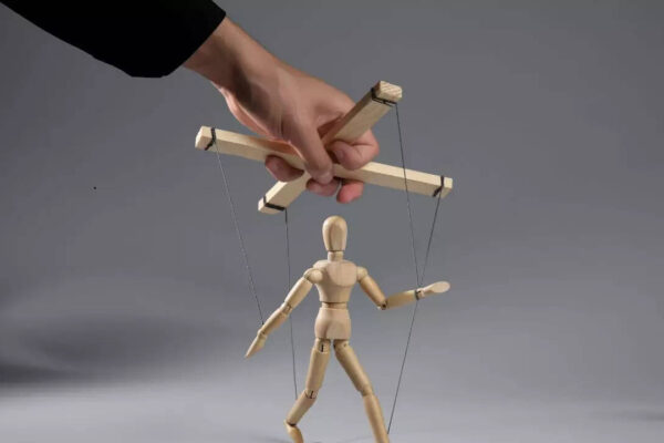 5 clever reverse psychology tricks to manipulate others